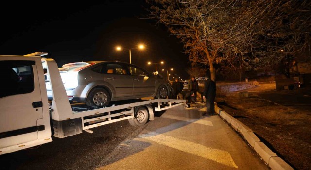 Nevşehirde kontrolden çıkan araç ağaca çarptı: 1 yaralı
