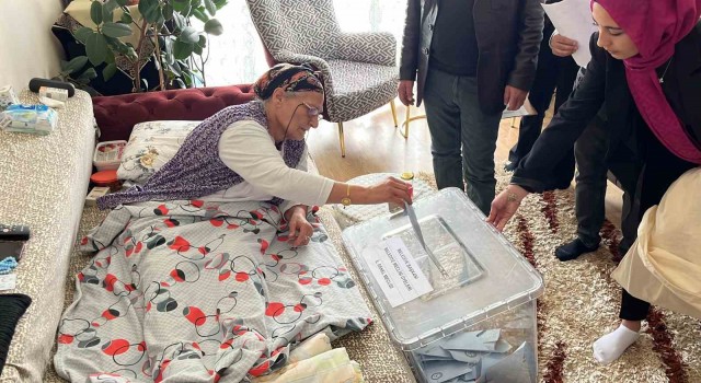 Niğdede seyyar seçim sandığında 28 kişi oyunu kullanacak
