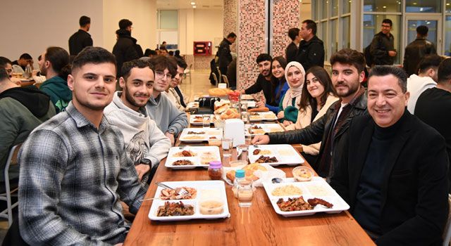 OKÜ Rektörü Prof. Dr. Uzun Öğrencilerle İftar Sofrasında Buluştu