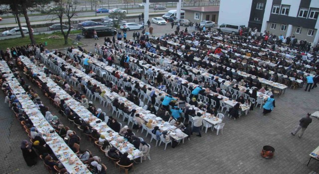 Orduda yaklaşık bin 500 üniversite öğrencisi iftar sofrasında buluştu