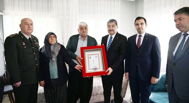 Osmaniye Valisi Şehit Ailesini Ziyaret Etti