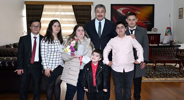 Osmaniye Valisi Yılmaz, Down Sendromlu Çocukları Misafir Etti