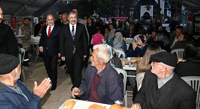 Osmaniye Valisi Yılmaz Vatandaşlarla İftarda Buluştu