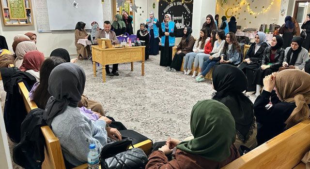 Osmaniye'de Üniversiteli Gençlerle İftar Buluşması