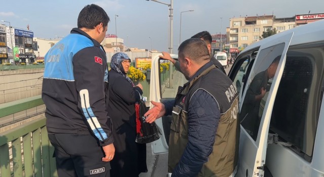 Bursa'da dilenci operasyonu...Polis ve zabıta birer birer topladı