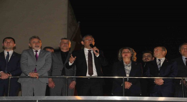 Özgür Özel: Hiç bir partiyle anlaşmamız yoktur, başka partinin adayına oy vermek CHPye ihanettir