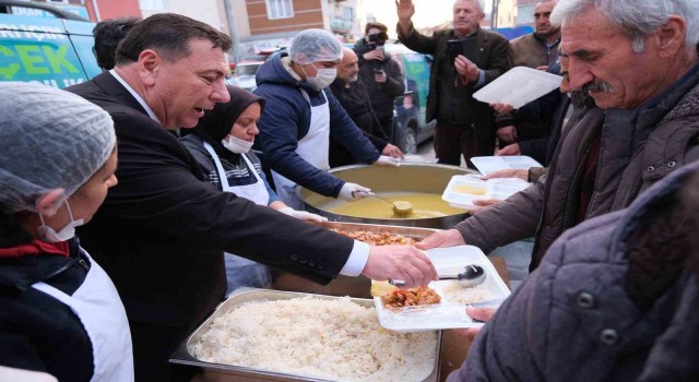 Özkan Alp 71 Evler Mahallesinde iftar düzenledi