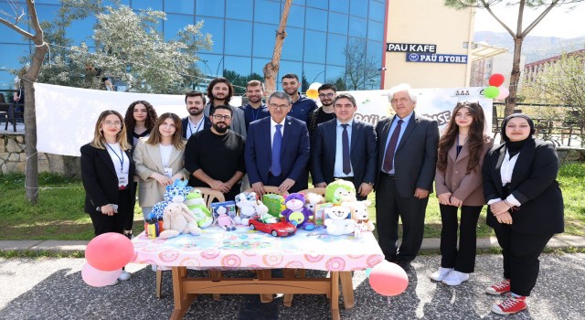 PAÜ Rektörü Kutluhan ‘PAÜ İle Gülümse festivali
