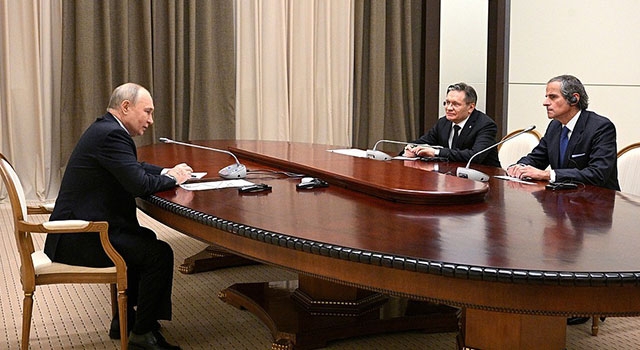 Putin, UAEA Başkanı Grossi ile bir araya geldi