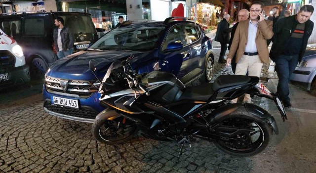 Samsunda otomobil ile motosiklet çarpıştı: 1 yaralı