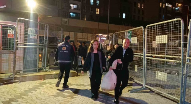 Sancaktepede sayılan oylar İlçe Seçim Kuruluna getirilmeye başlandı