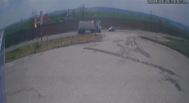Şanlıurfada feci kaza kameraya yansıdı: 1 ölü, 2 yaralı