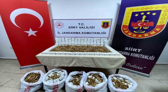 Siirtte bir araçta 15 bin mermi ele geçirildi: 5 tutuklama