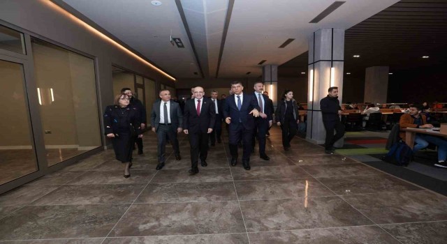 Şimşek, D.T. Şehitkamil Sahnesini inceledi