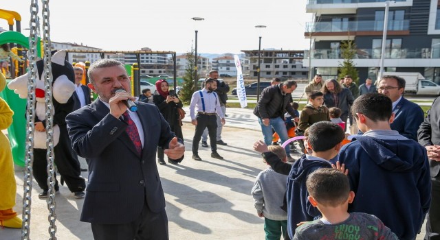 Sincan Belediyesi çocukların yüzünü güldürüyor