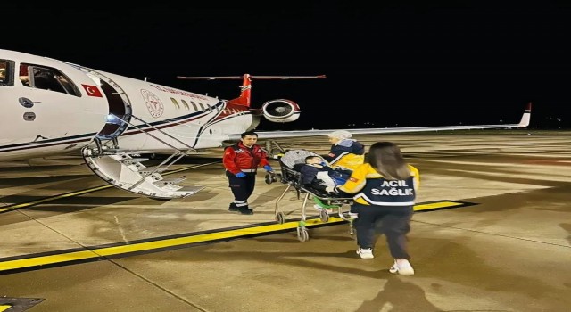 Şırnakta akciğer enfeksiyonu geçiren 2 yaşındaki çocuk ambulans uçakla Ankaraya sevk edildi