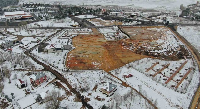 Sivasın Altınkalesi beyaza büründü