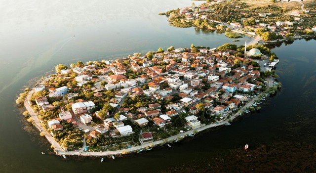 Tarihi Gölyazıda hafta sonu yoğunluğu