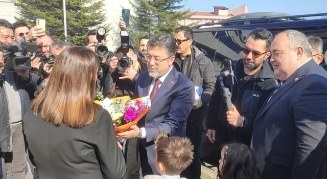 Tarım Bakanından Vali ve gazeteciye kadınlar günü hediyesi