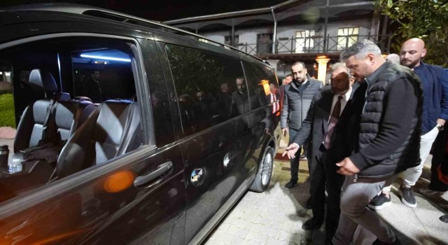 Tarsus Belediye Başkanı Bozdoğanın aracı kurşunlandı
