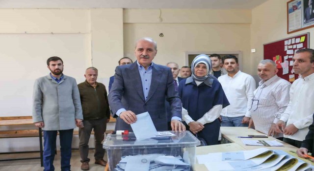 TBMM Başkanı Numan Kurtulmuş, Fatihte oyunu kullandı