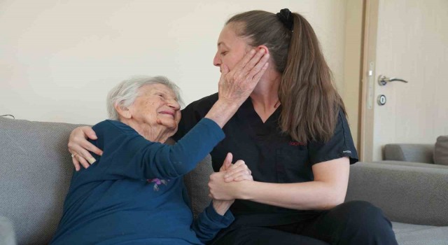 Tepebaşı Belediyesi alzheimer hastalarını yalnız bırakmıyor