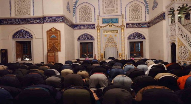 Tokyoda Ramazan ayının ilk teravih namazı kılındı