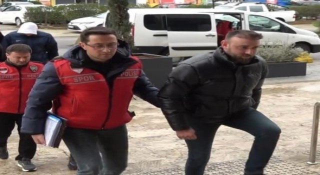 Trabzonspor-Fenerbahçe maçı sonrası olaylara karışan 13 kişiden 2si tutuklandı
