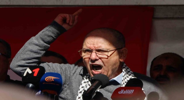 Tunusta binlerce kişi hükümeti protesto etti