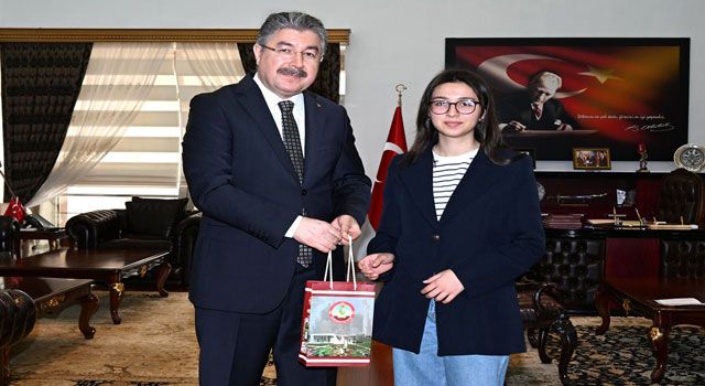 Türkiye Birincisi Öğrenciden Vali Yılmaz’a Ziyaret