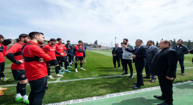 Vali Çeberden Gaziantep FKya moral ziyareti