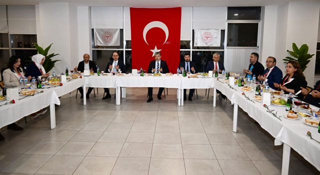 Vali Yılmaz, Sağlık Çalışanlarıyla İftarda Bir Araya Geldi