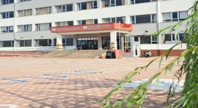 Veliler okulların açılıp açılmayacağını merak ediyor