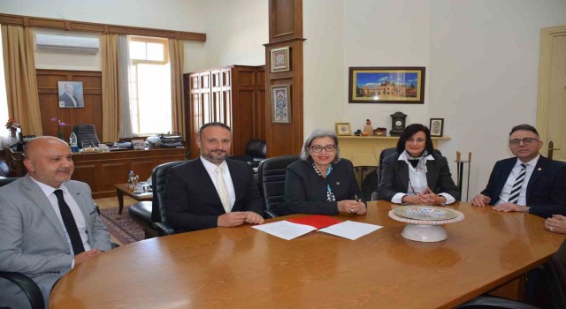 Yüksek Seçim Kurulu ve Yakın Doğu Üniversitesi arasındaki iş birliği protokolü yenilendi