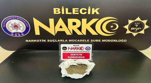 Bilecik’te Zehir tacirinin üstünde 30,13 gram uyuşturucu madde ele geçirildi