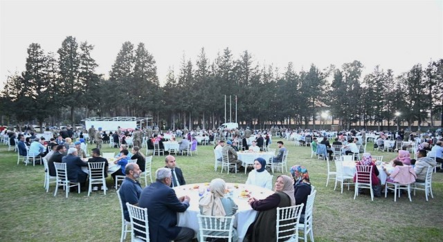 12nci Komando Tugay Komutanlığı, şehit aileleri ve gaziler onuruna iftar verdi