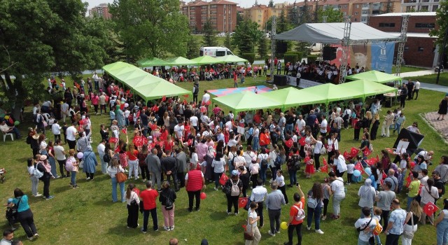 7den 70e herkes 23 Nisan coşkusunu Tepebaşında yaşadı
