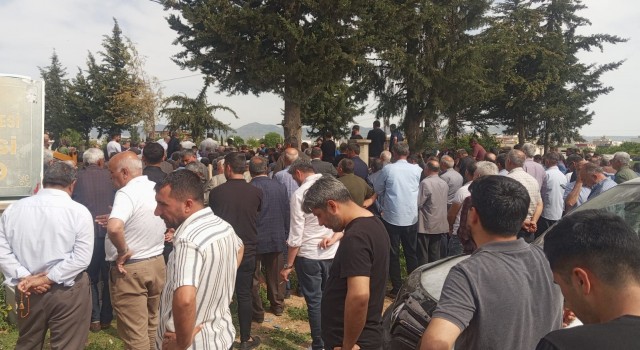 Adanada trafik kazasında ölen tarım işçileri Kızıltepede toprağa verildi