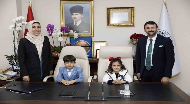 Akdenizde başkanlık koltuğuna çocuklar oturdu