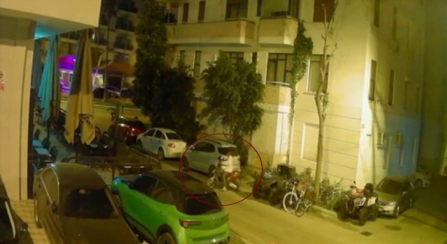 Alanyada motosikletin çalınma anı güvenlik kamerasında
