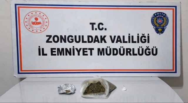 Alaplıda durdurulan şüpheli araçta uyuşturucu ele geçirildi