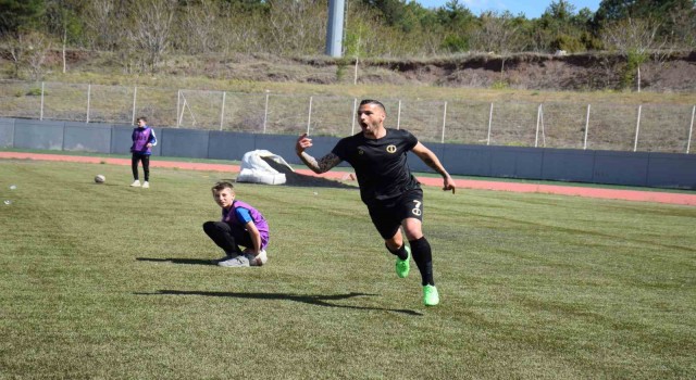 Anadolu Üniversitesi Spor Kulübü 3 puanı 3 golle aldı