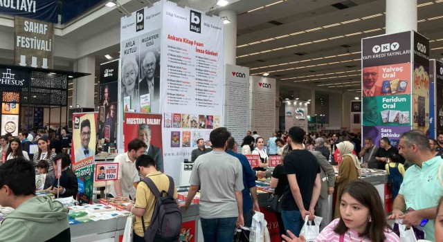 Ankara Kitap Fuarında ziyaretçi yoğunluğu