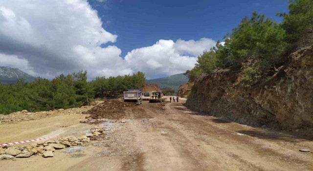 Antalya Büyükşehir Belediyesi Alanyada yeni yol açtı