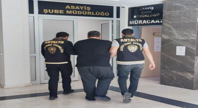Antalyada 15 yıl hapisle 11 yıldır aranan firari yakalandı
