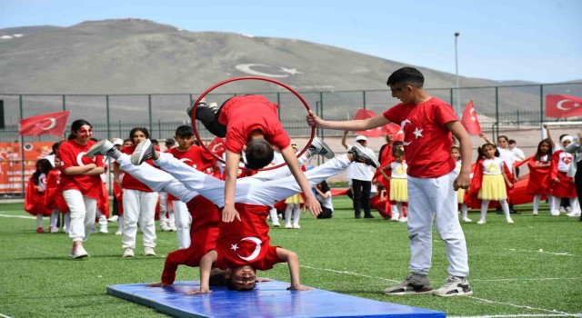 Ardahanda 23 Nisan coşkusu