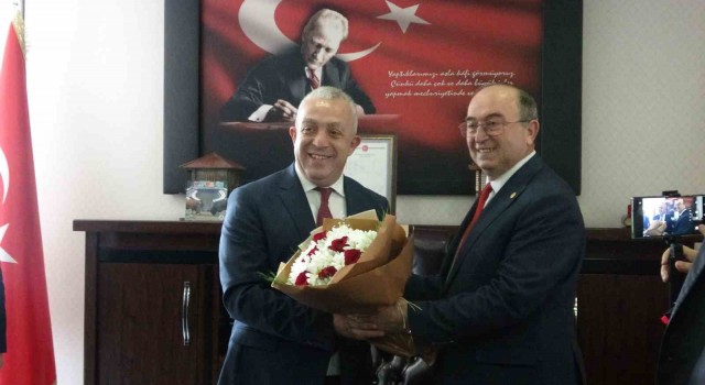 Artvin Belediyesinde devir teslim töreni gerçekleşti