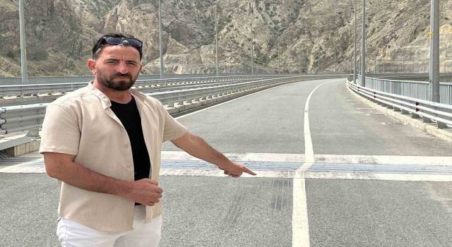 Artvinde kayma ve çatlamaların meydana geldiği viyadük sürücüleri tedirgin ediyor