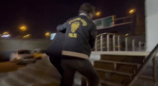 Ataşehirde trafikte havaya ateş eden motosikletli yakalandı