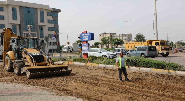 Aydın Büyükşehir Belediyesi Nazilli Alparslan Türkeş Bulvarında kazı çalışmalarına başladı